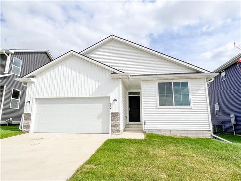 604 Kingfisher Dr, Norwalk, IA 50211