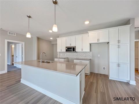 9065 Bishop Dr #114, West Des Moines, IA 50266
