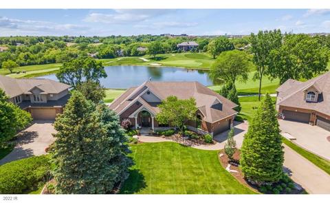 1153 Burr Oaks Dr, West Des Moines, IA 50266