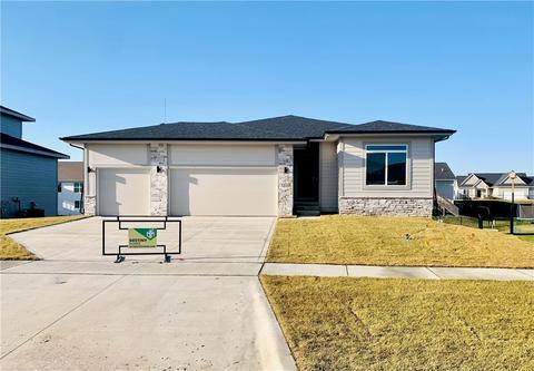1231 33rd St SE, Altoona, IA 50009