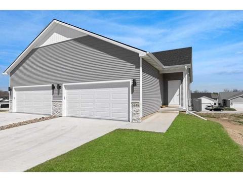 5661 Ponderosa Dr, Pleasant Hill, IA 50327