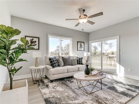 2712 Yordi Dr, Norwalk, IA 50211