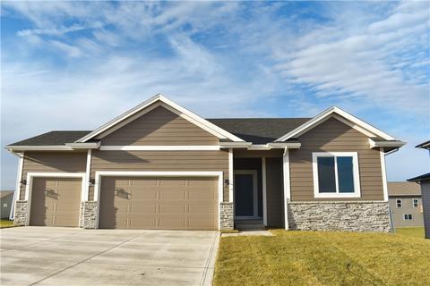 1215 33rd St SE, Altoona, IA 50009