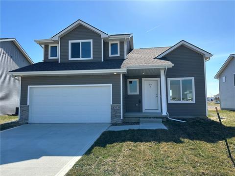 1515 NW Driftwood Dr, Ankeny, IA 50023