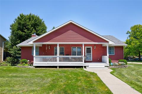 405 NW 4th St, Earlham, IA 50072