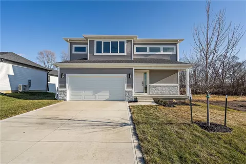 1542 Timberview Dr, Norwalk, IA 50211