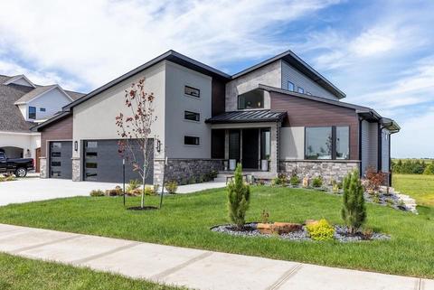 6110 NE Briarwood Dr, Ankeny, IA 50021