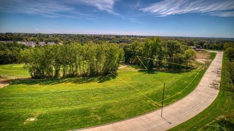 480 Harvest Rd, Pella, IA 50219