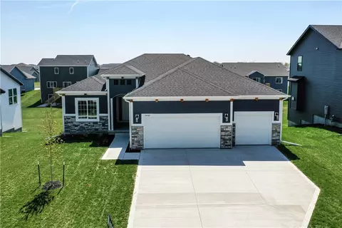 1400 NW Brandywine Ln, Waukee, IA 50263