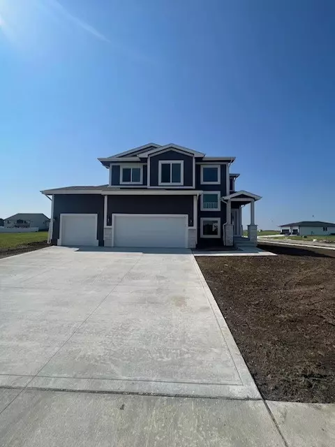 551 Walnut Dr, Huxley, IA 50124