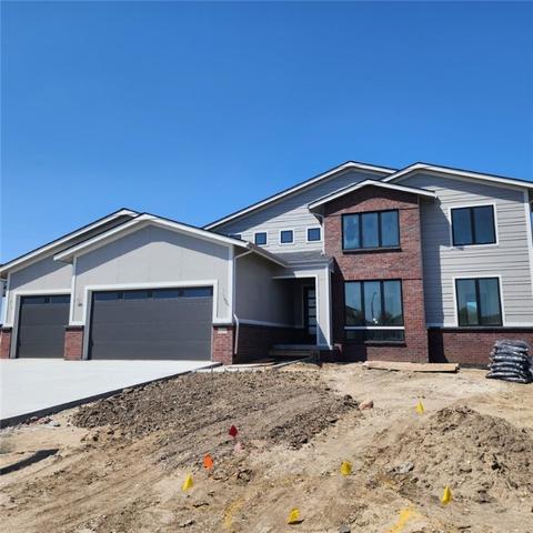 16105 Goodman Ct, Urbandale, IA 50323