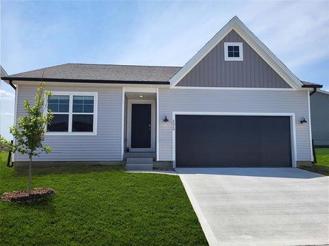2110 Barry Dr, Adel, IA 50003