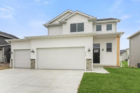 614 SE Dapple Dr, West Des Moines, IA 50265