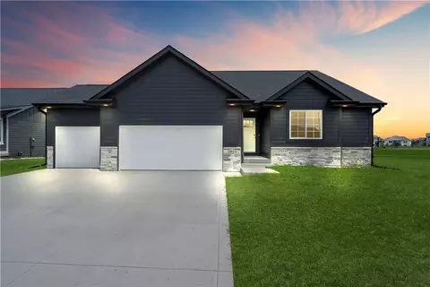 2803 NW Beechwood St, Ankeny, IA 50023