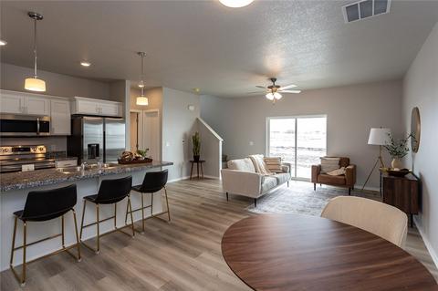 800 Umbra Pl, Norwalk, IA 50211