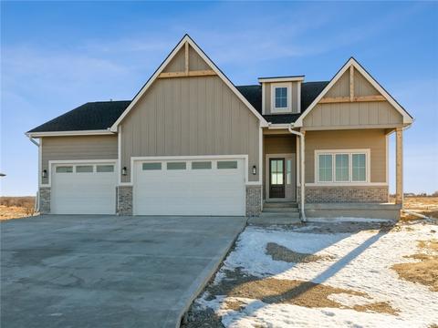 50254 Prairie Point Ct, Ames, IA 50014