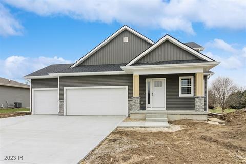 2112 Ash Tree Dr, Winterset, IA 50273