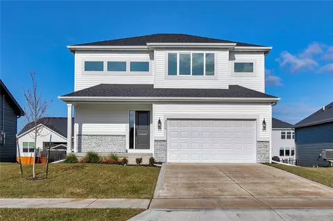 3009 Plum Dr, Norwalk, IA 50211