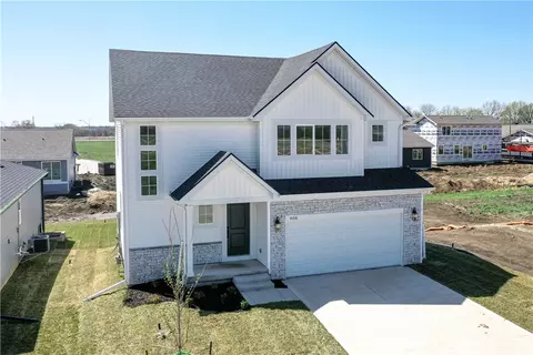 908 Knoll Dr, Norwalk, IA 50211