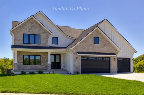 8035 NW 106th Ct, Johnston, IA 50131