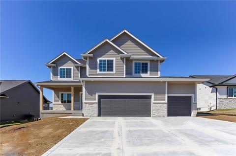 2660 Avalon Dr, Waukee, IA 50263