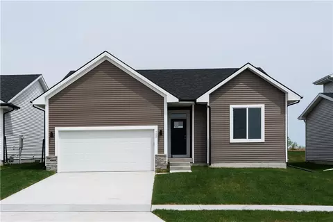 700 Kingfisher Dr, Norwalk, IA 50211