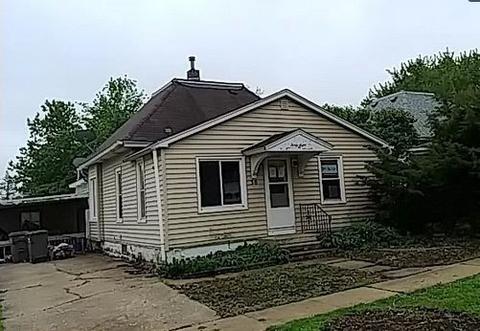 38 5th St NW, Oelwein, IA 50662