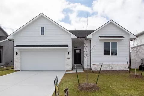 700 SE Drumlin Dr, Waukee, IA 50263