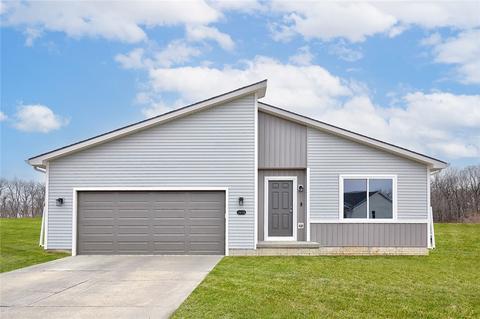 2618 Grand River Dr, Des Moines, IA 50320
