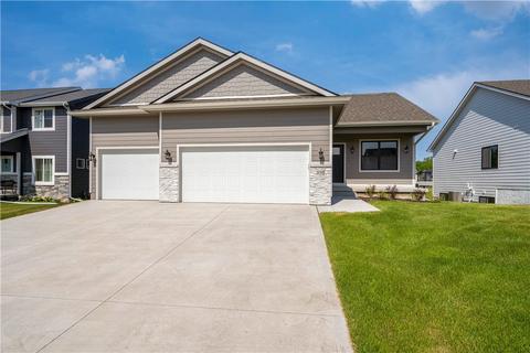 950 Wolf Creek Dr, Polk City, IA 50226