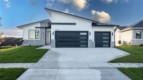 9622 Watermeadow Cir, Johnston, IA 50131