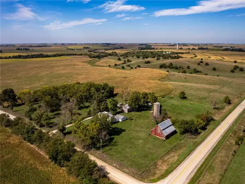 31965 250th St, Waukee, IA 50263