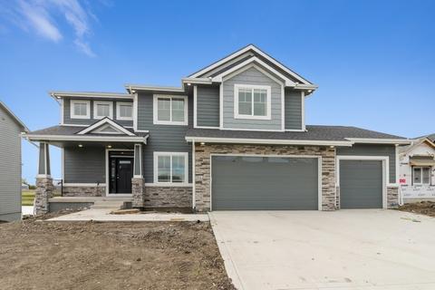 120 NW Hidden Knl, Waukee, IA 50263