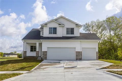 111 10th Ave NE, Altoona, IA 50009