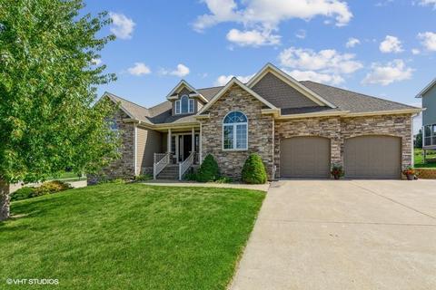 1612 W 4th St, Pella, IA 50219