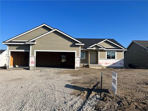2635 Serenity Dr, Waukee, IA 50263