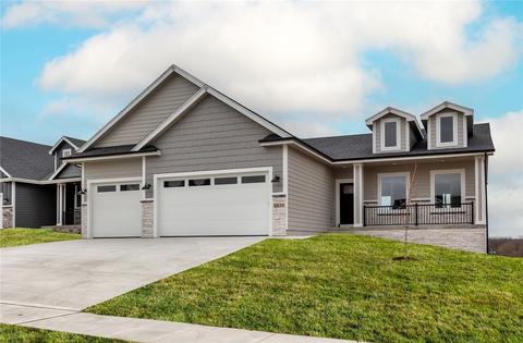 1120 NE Forest Ridge Ct, Ankeny, IA 50021