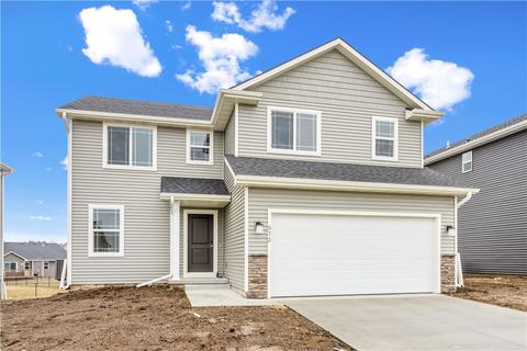 572 SE Dapple Dr, West Des Moines, IA 50265