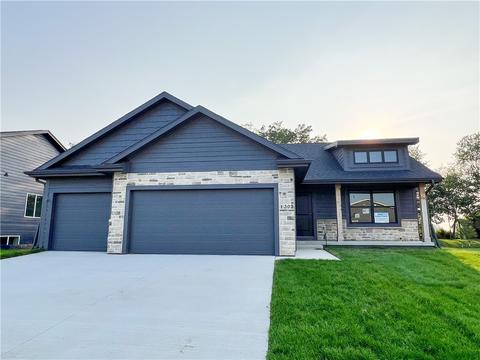 1303 Timber Ridge Dr, Norwalk, IA 50211