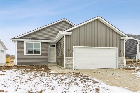 669 SE Dapple Dr, West Des Moines, IA 50265