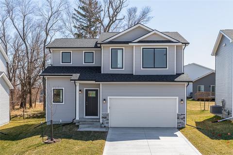 16528 Oakwood Dr, Urbandale, IA 50323