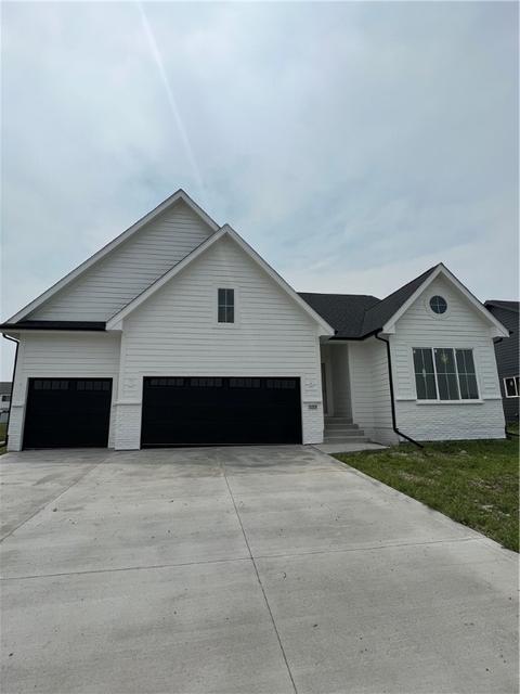 539 Walnut Dr, Huxley, IA 50124