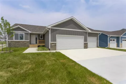 2944 Prairieside Pl, Norwalk, IA 50211