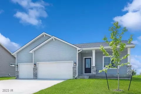 700 Oak Ct, Dallas Center, IA 50063