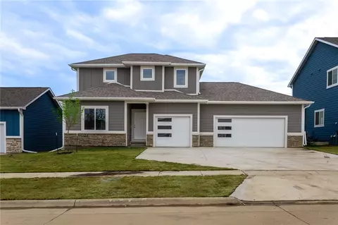 2927 Prairieside Pl, Norwalk, IA 50211