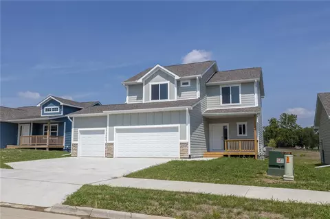 2932 Prairieside Pl, Norwalk, IA 50211
