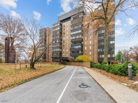 3131 Fleur Dr #804, Des Moines, IA 50321