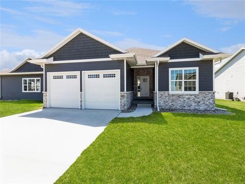 5808 Quarry Dr, Ames, IA 50010