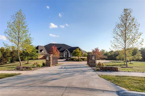 5700 NE Sherman Ct, Ankeny, IA 50021
