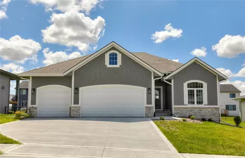 704 NE 22nd Ct, Grimes, IA 50111